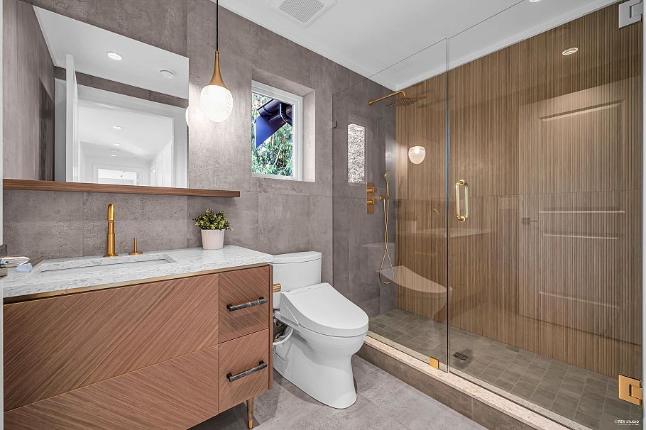 3070 W 44th Avenue Vancouver, BC - 26