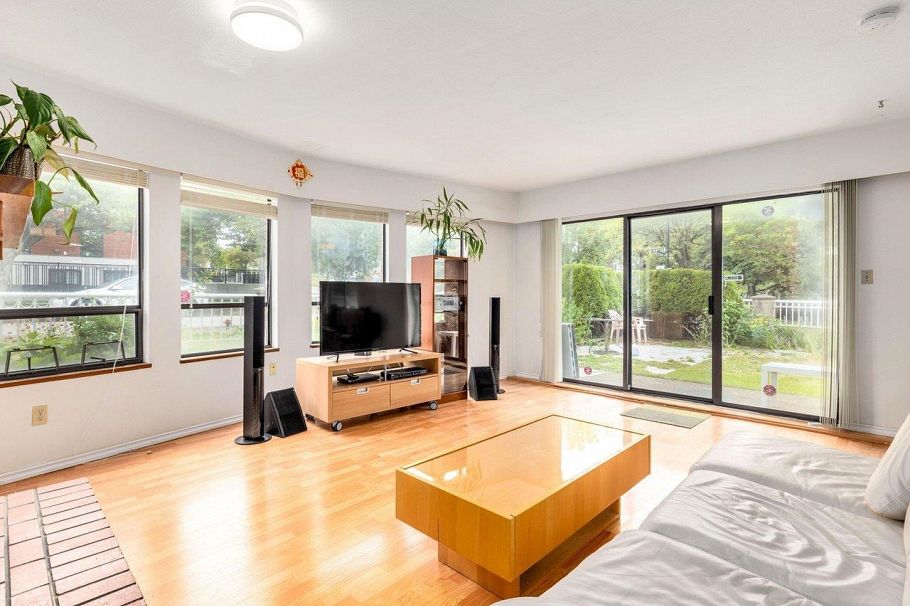 5820 Earles Street Vancouver, BC - 20