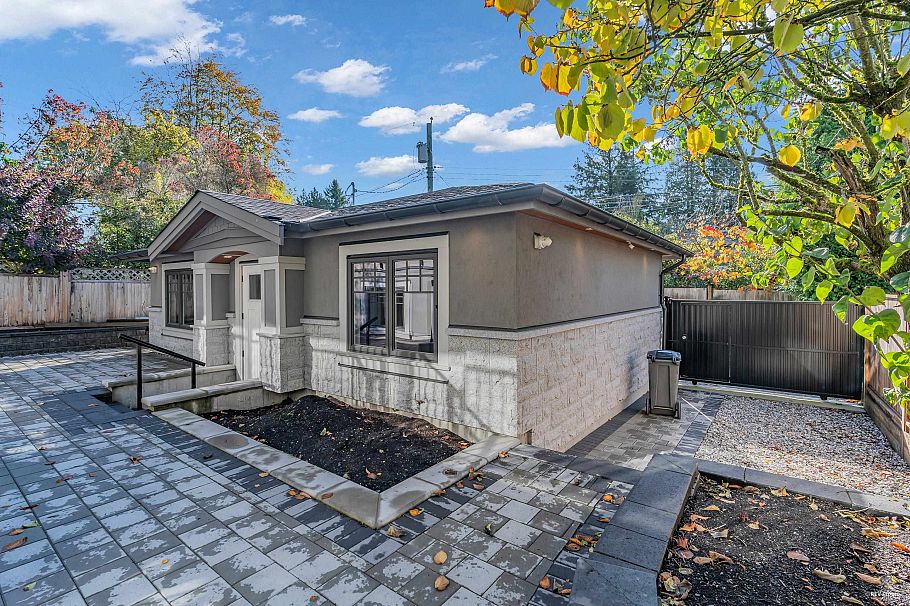 3070 W 44th Avenue Vancouver, BC - 38