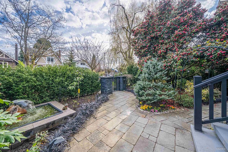 3781 W 24th Avenue Vancouver, BC - 39