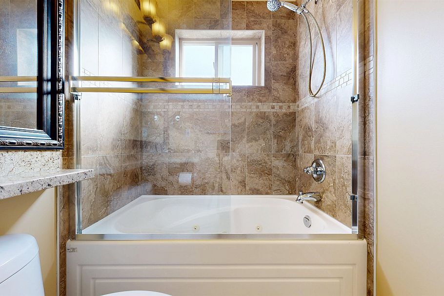 8453 Fremlin Street Vancouver, BC - 27