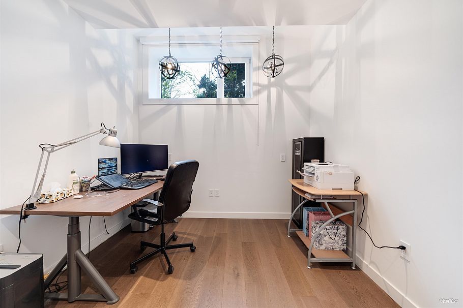 3781 W 24th Avenue Vancouver, BC - 31