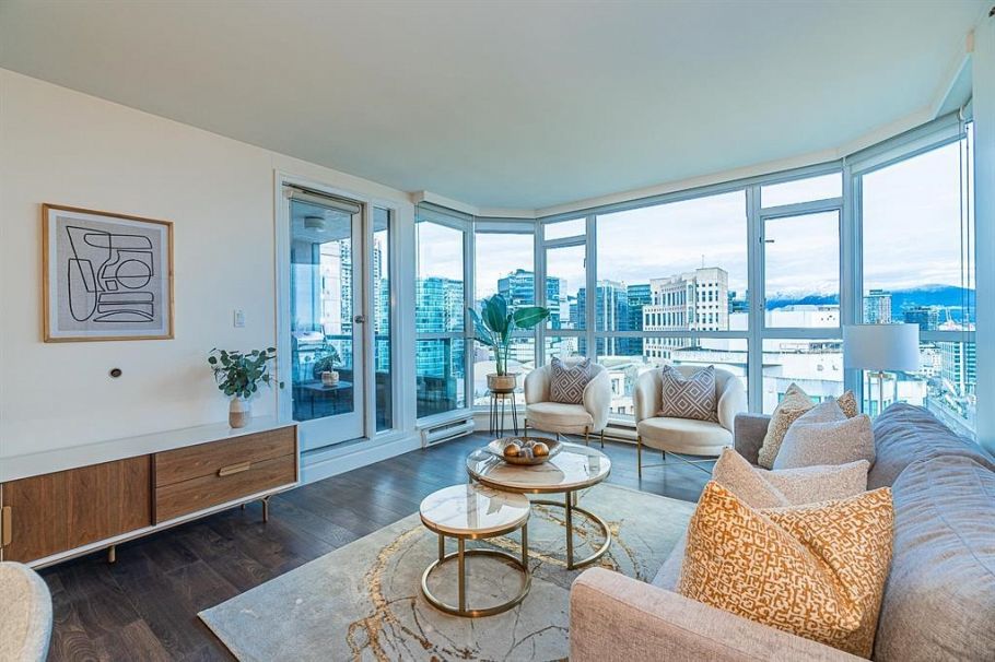 2405 888 Hamilton Street Vancouver, BC - 2