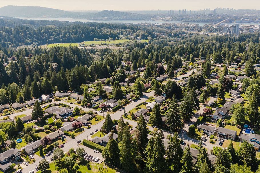 2302 Viewlynn Drive North Vancouver, BC - 7