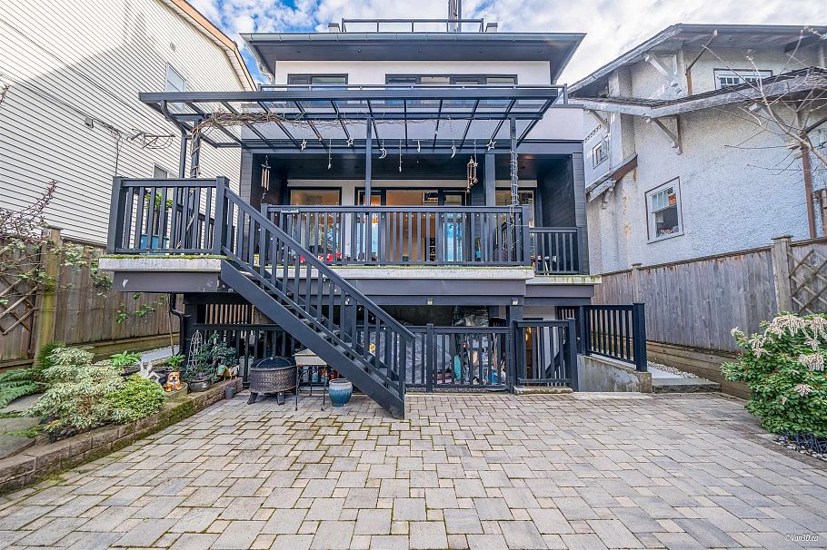 3781 W 24th Avenue Vancouver, BC - 37