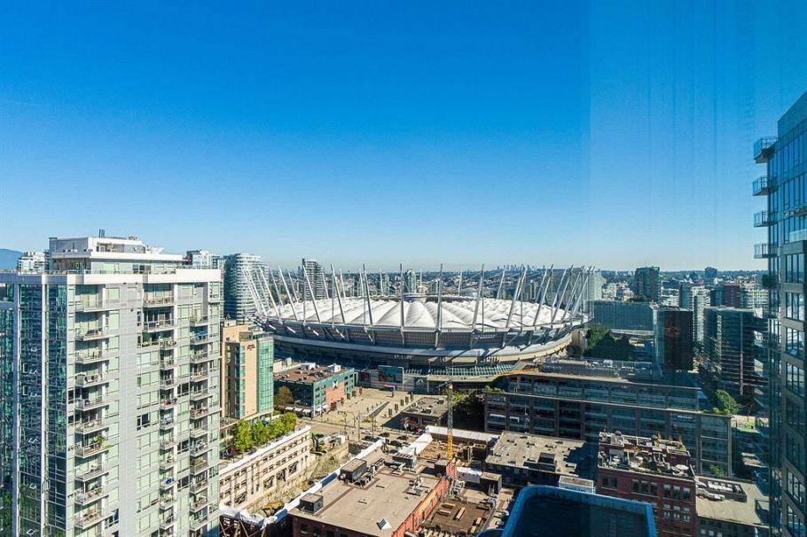 2405 888 Hamilton Street Vancouver, BC - 24