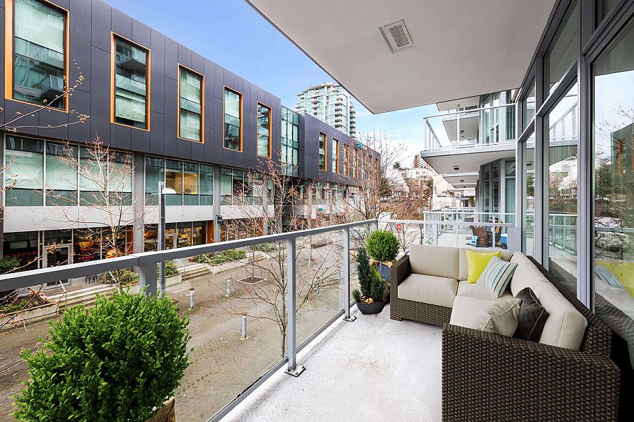 207 175 Victory Ship Way North Vancouver, BC - 18