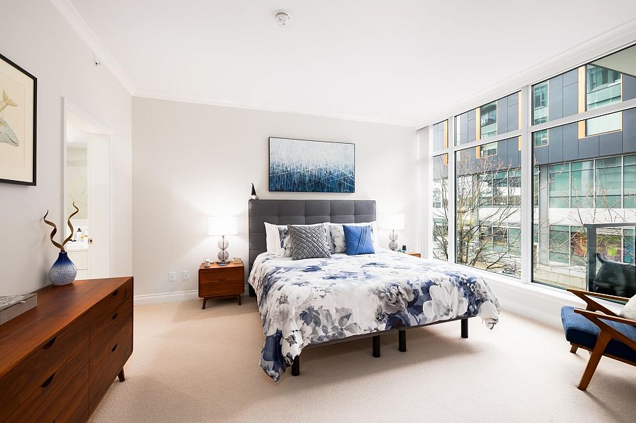 207 175 Victory Ship Way North Vancouver, BC - 12