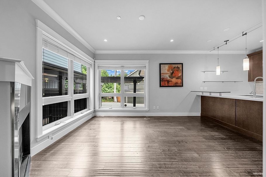 3 651 W 14th Street North Vancouver, BC - 8