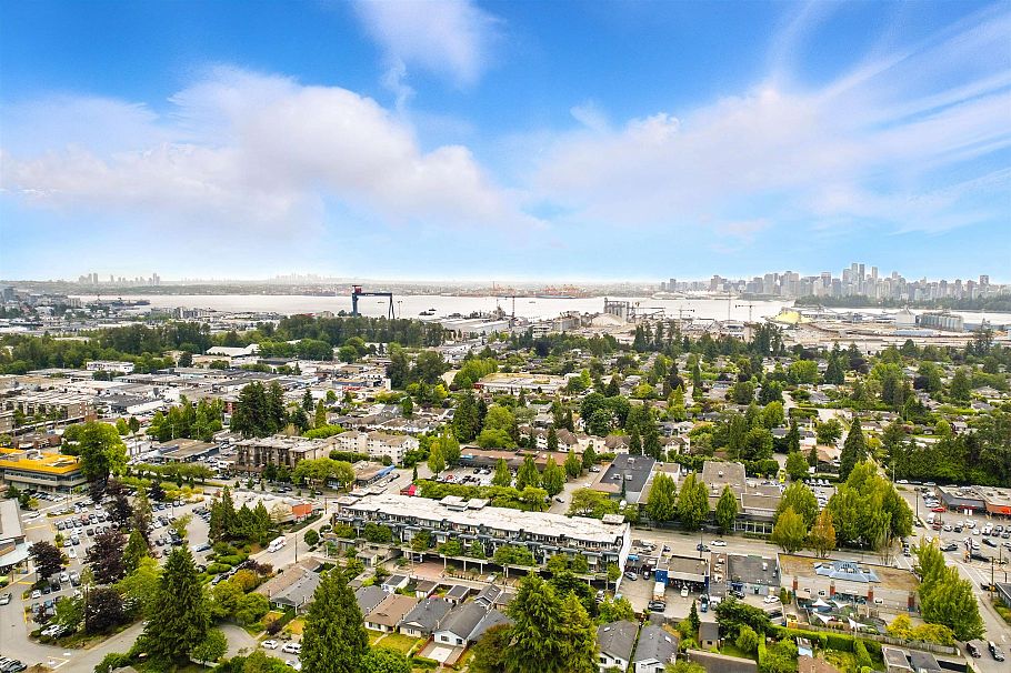 215 1330 Marine Drive North Vancouver, BC - 33
