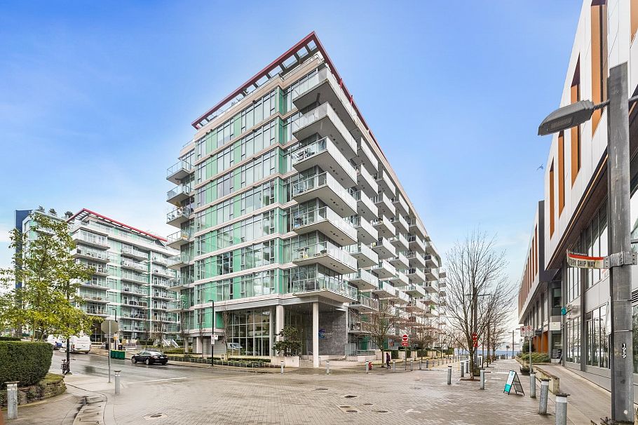 207 175 Victory Ship Way North Vancouver, BC - 20