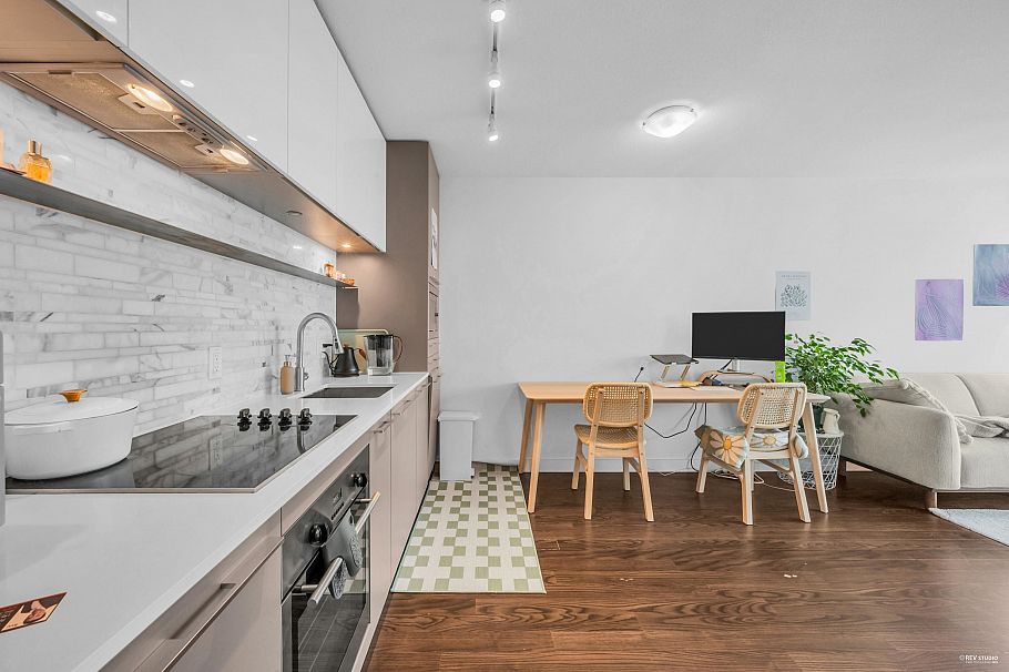 2205 8031 Nunavut Lane Vancouver, BC - 11