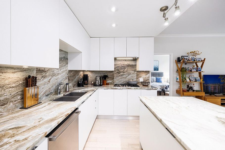 207 175 Victory Ship Way North Vancouver, BC - 5