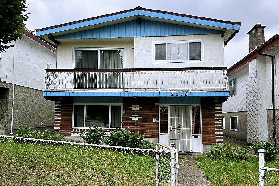 2316 E 1st Avenue Vancouver, BC - 1