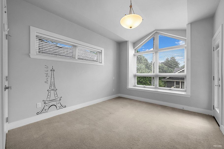 3 651 W 14th Street North Vancouver, BC - 18