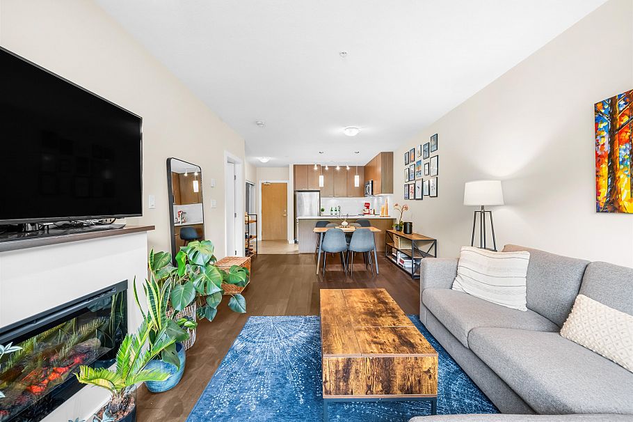 215 1330 Marine Drive North Vancouver, BC - 8