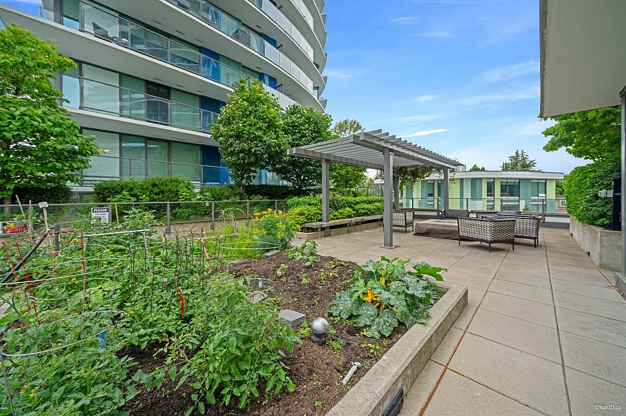 2401 8189 Cambie Street Vancouver, BC - 24