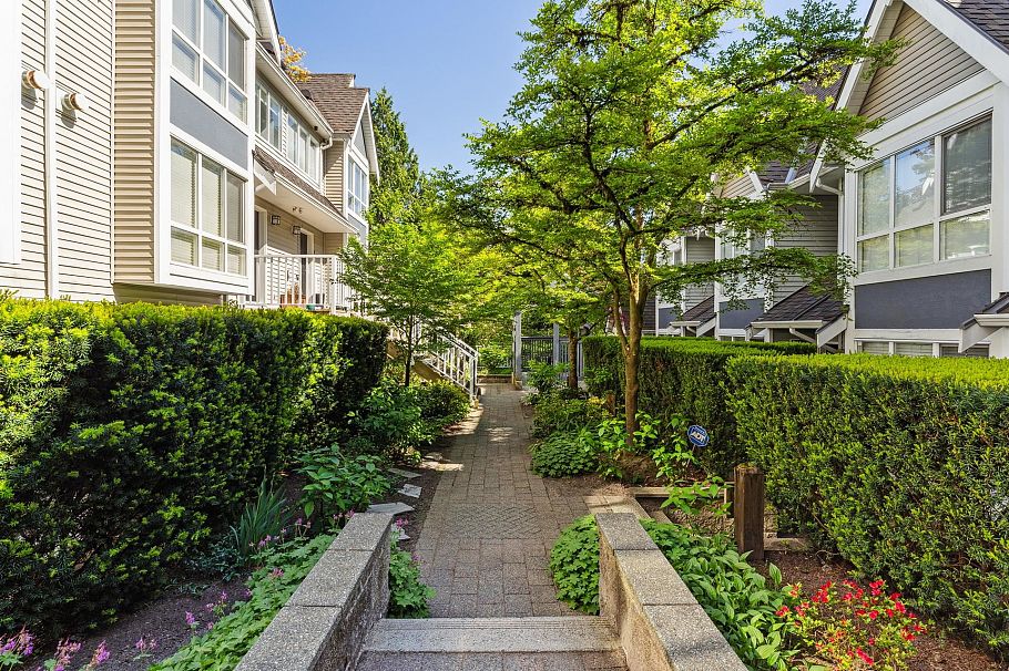 1 995 Lynn Valley Road North Vancouver, BC - 24