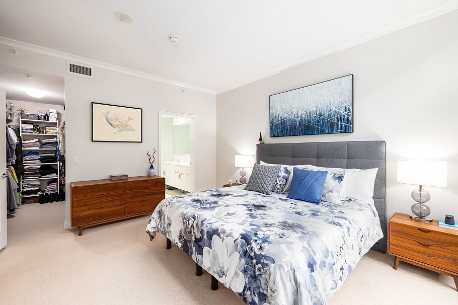 207 175 Victory Ship Way North Vancouver, BC - 13