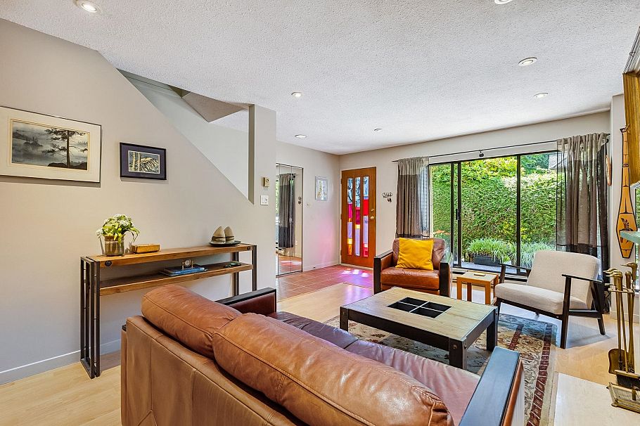 2024 Chesterfield Avenue North Vancouver, BC - 3