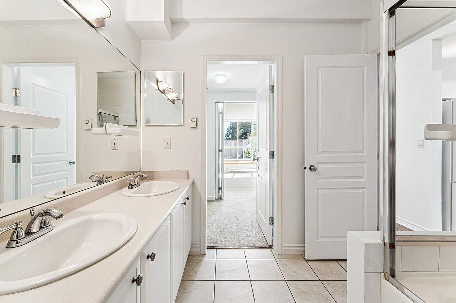 1 995 Lynn Valley Road North Vancouver, BC - 17