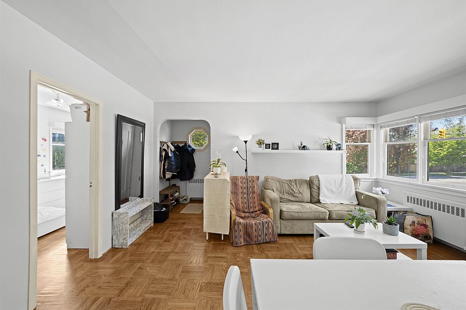 8594 Fremlin Street Vancouver, BC - 5