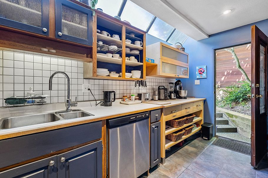 2024 Chesterfield Avenue North Vancouver, BC - 16