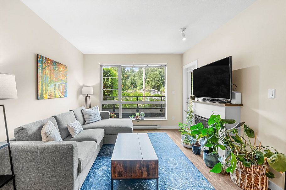 215 1330 Marine Drive North Vancouver, BC - 14