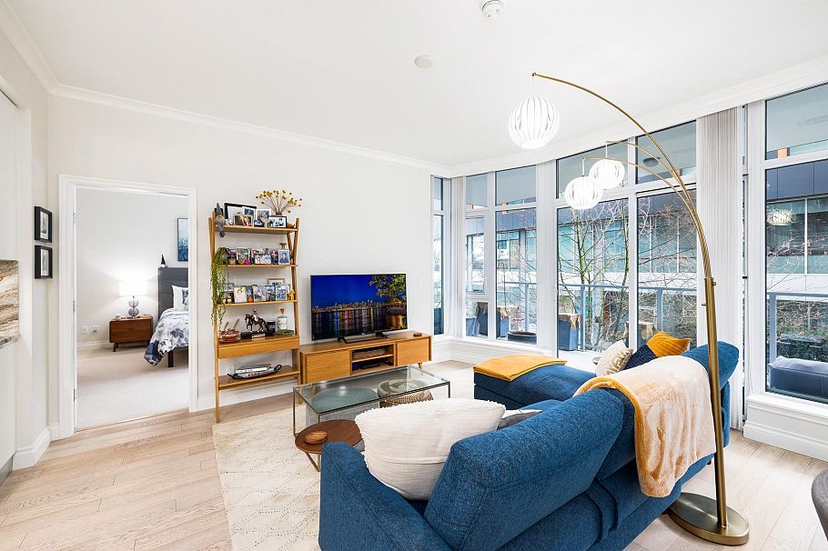 207 175 Victory Ship Way North Vancouver, BC - 9