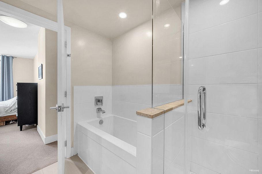 1108 158 W 13 Street North Vancouver, BC - 12