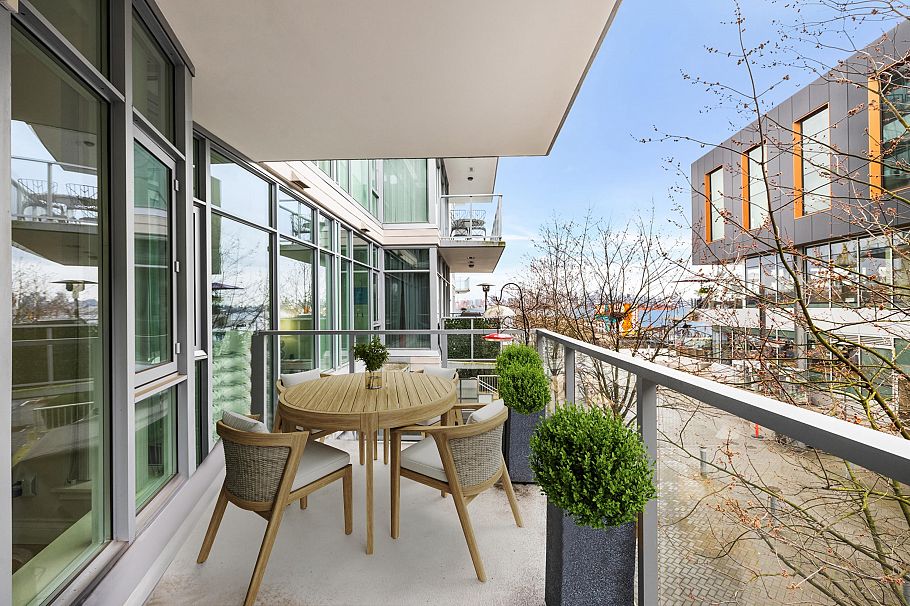 207 175 Victory Ship Way North Vancouver, BC - 19