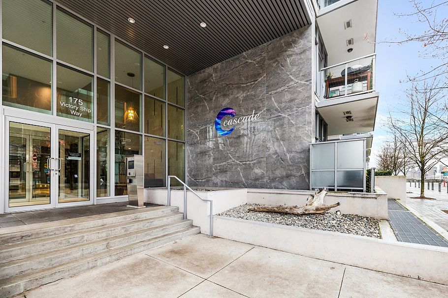 207 175 Victory Ship Way North Vancouver, BC - 24