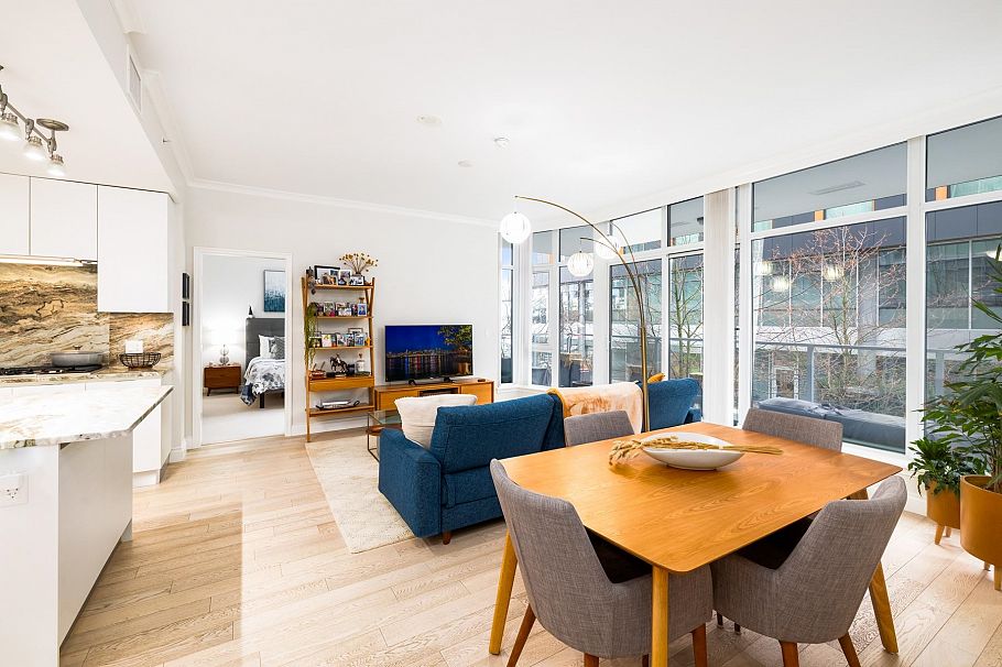 207 175 Victory Ship Way North Vancouver, BC - 6