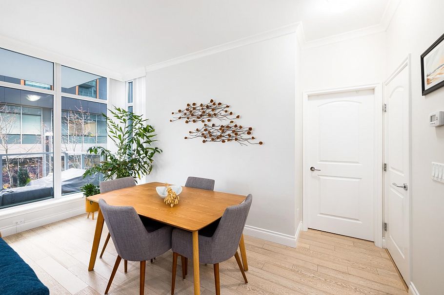 207 175 Victory Ship Way North Vancouver, BC - 10