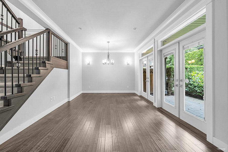 3 651 W 14th Street North Vancouver, BC - 5