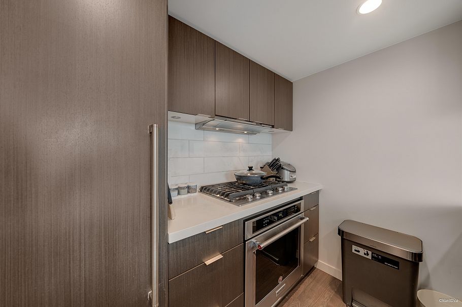 2401 8189 Cambie Street Vancouver, BC - 8