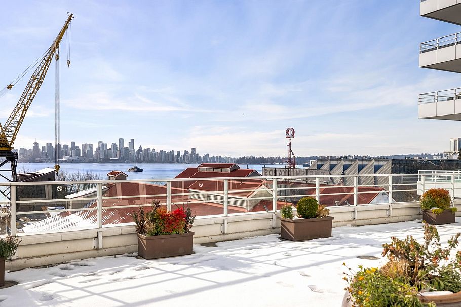 207 175 Victory Ship Way North Vancouver, BC - 25