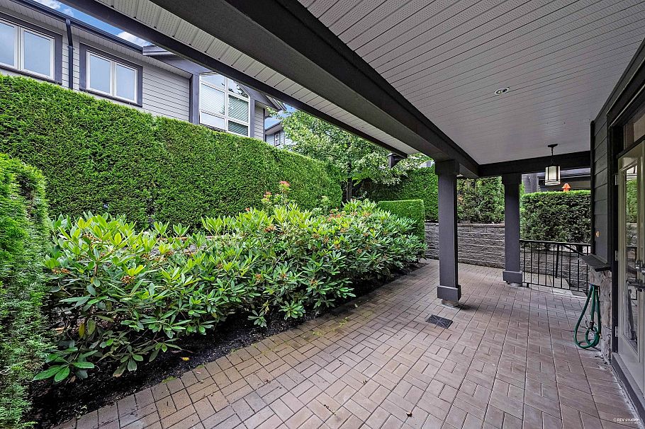 3 651 W 14th Street North Vancouver, BC - 36