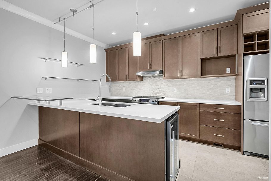 3 651 W 14th Street North Vancouver, BC - 14