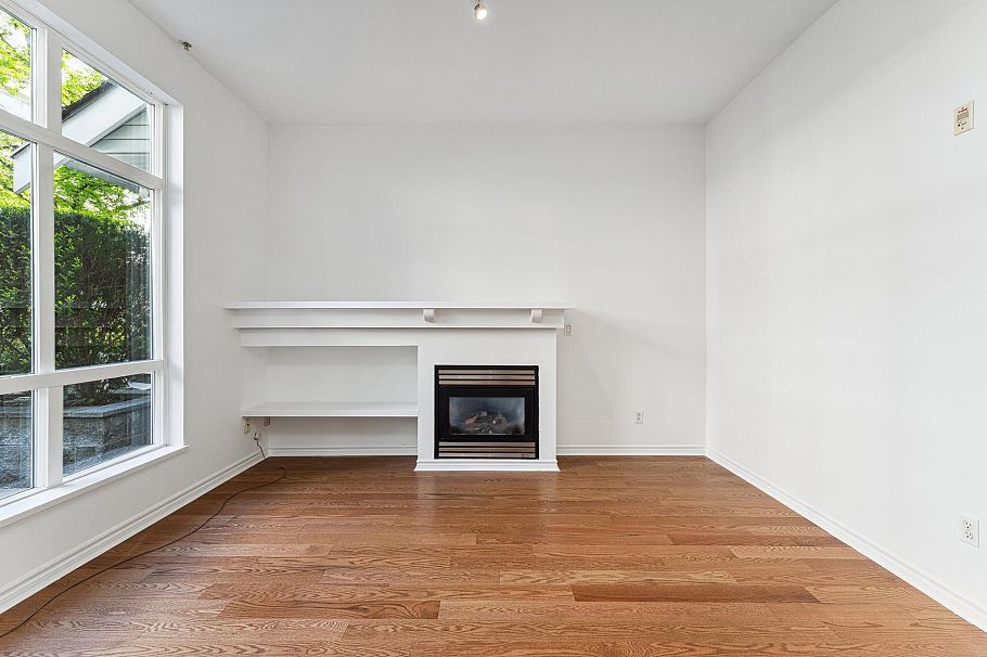 1 995 Lynn Valley Road North Vancouver, BC - 7