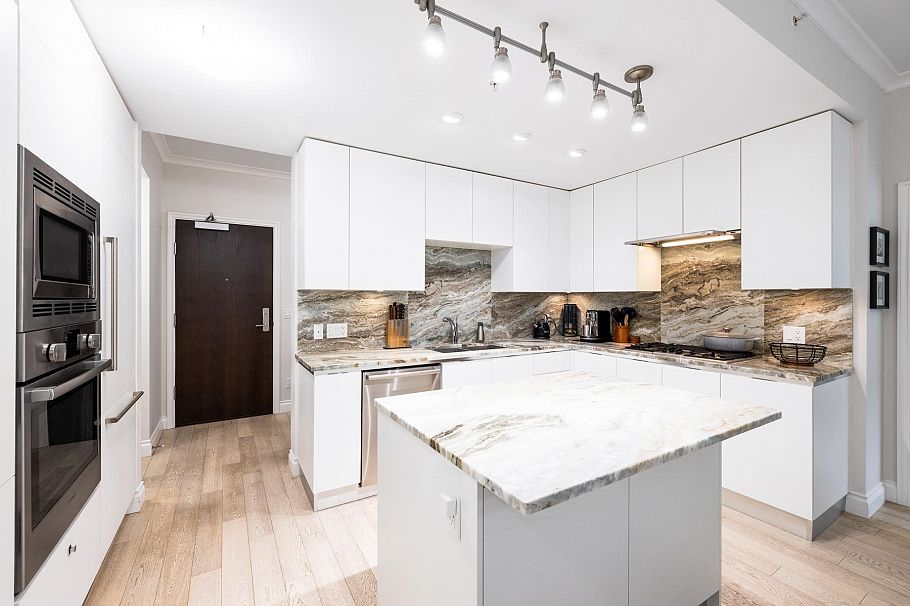 207 175 Victory Ship Way North Vancouver, BC - 11