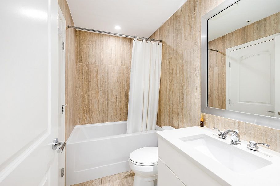 207 175 Victory Ship Way North Vancouver, BC - 17