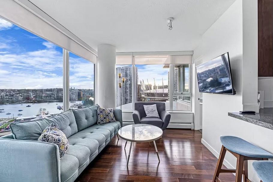 2202 688 Abbott Street Vancouver, BC - 1