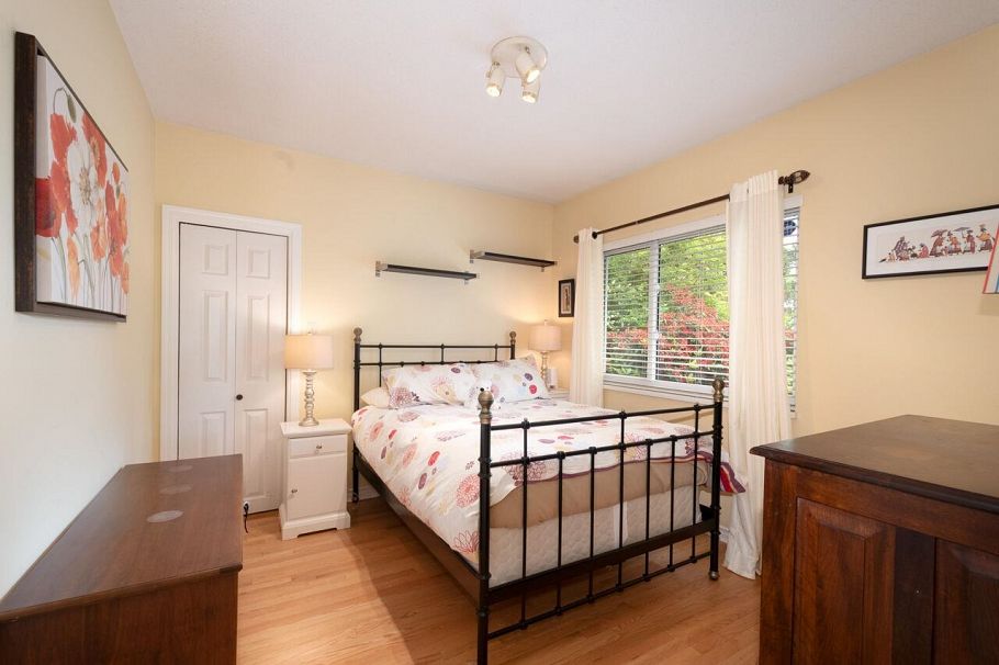 530 E Queens Road North Vancouver, BC - 21