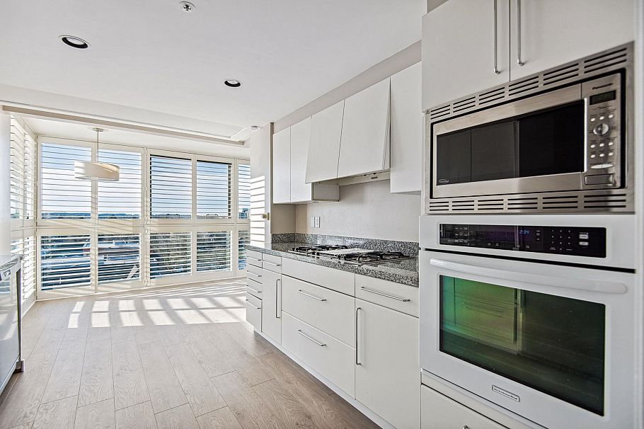 901 1550 W 15th Avenue Vancouver, BC - 14