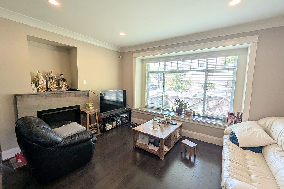 6466 Commercial Street Vancouver, BC - 2