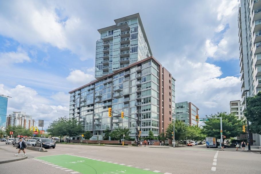 2110 1618 Quebec Street Vancouver, BC - 2