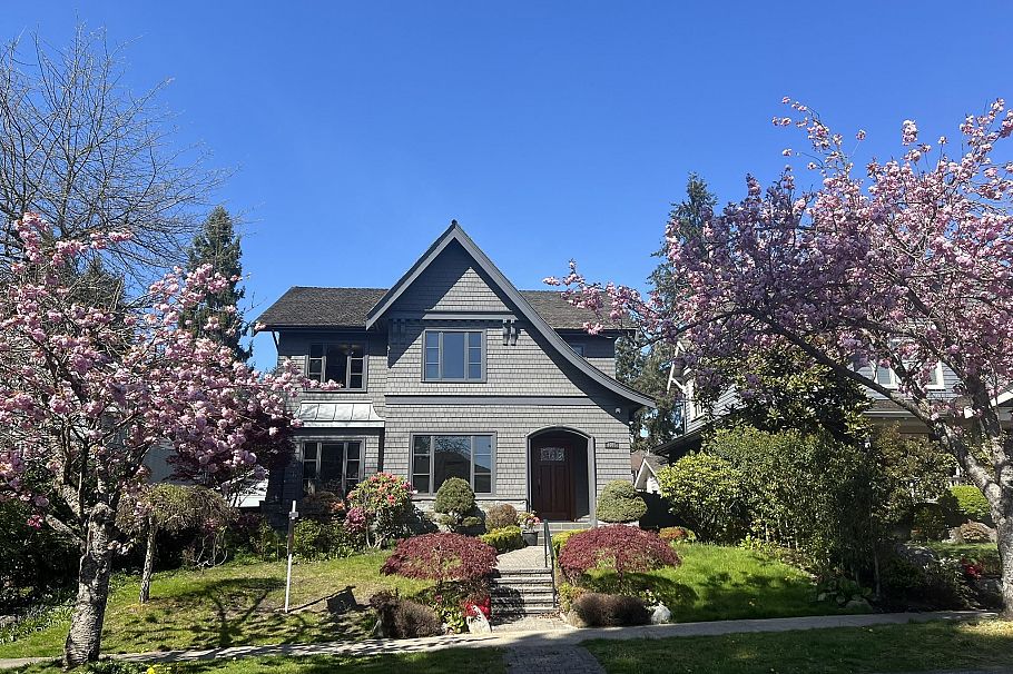 4085 W 36th Avenue Vancouver, BC - 2