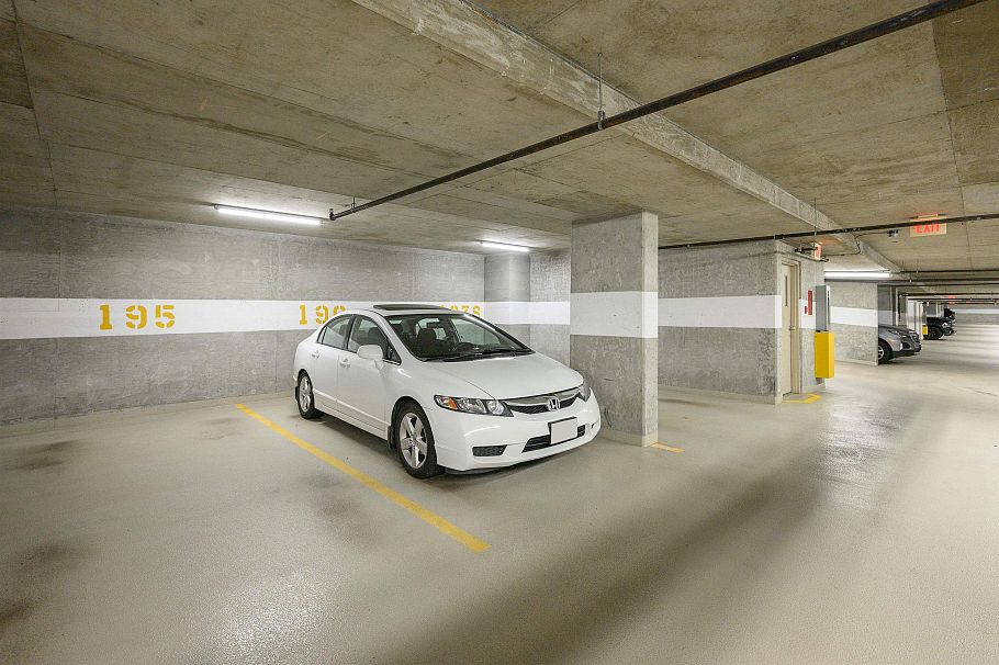 987 Richards Street Vancouver, BC - 29