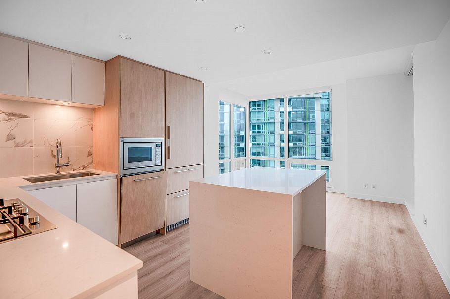 2202 1500 Fern Street North Vancouver, BC - 7